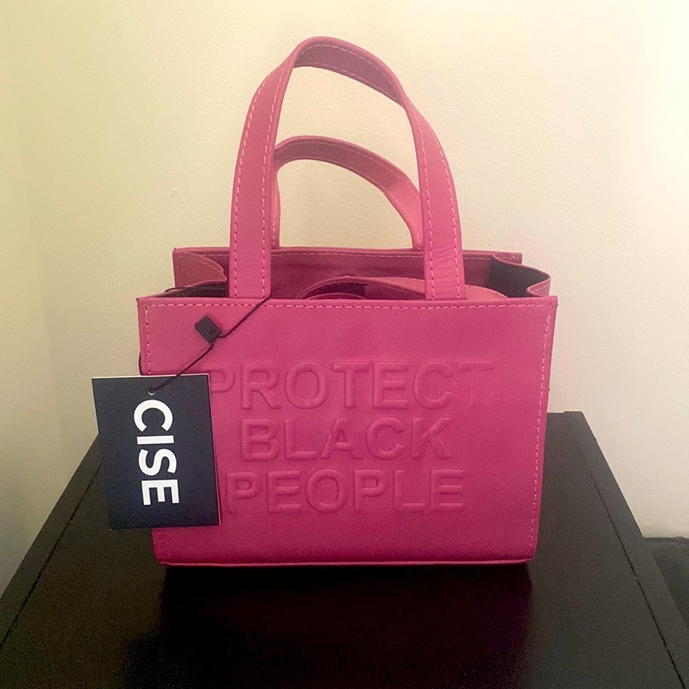 NWT Dust bag included